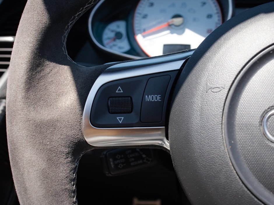 2012 Audi R8 5.2L GT-11