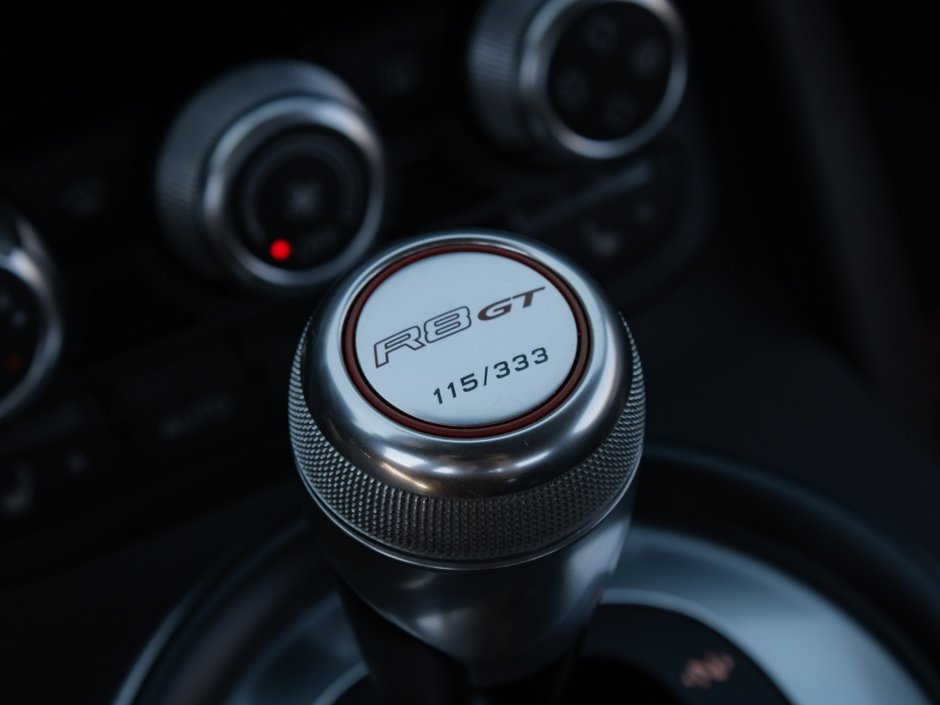 2012 Audi R8 5.2L GT-18