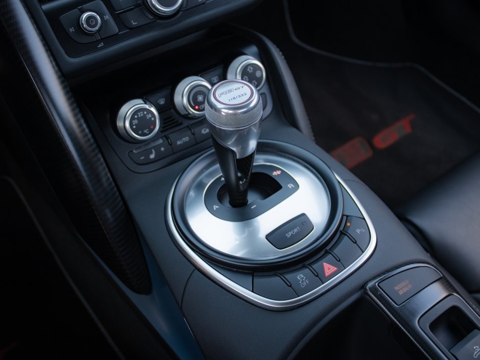 2012 Audi R8 5.2L GT-17