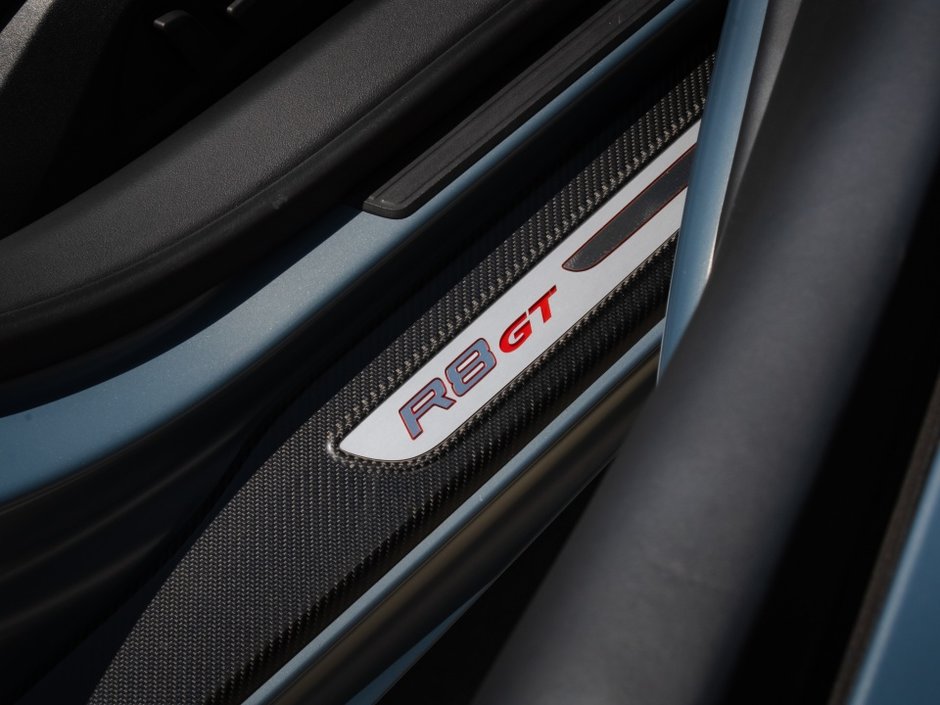 2012 Audi R8 5.2L GT-27