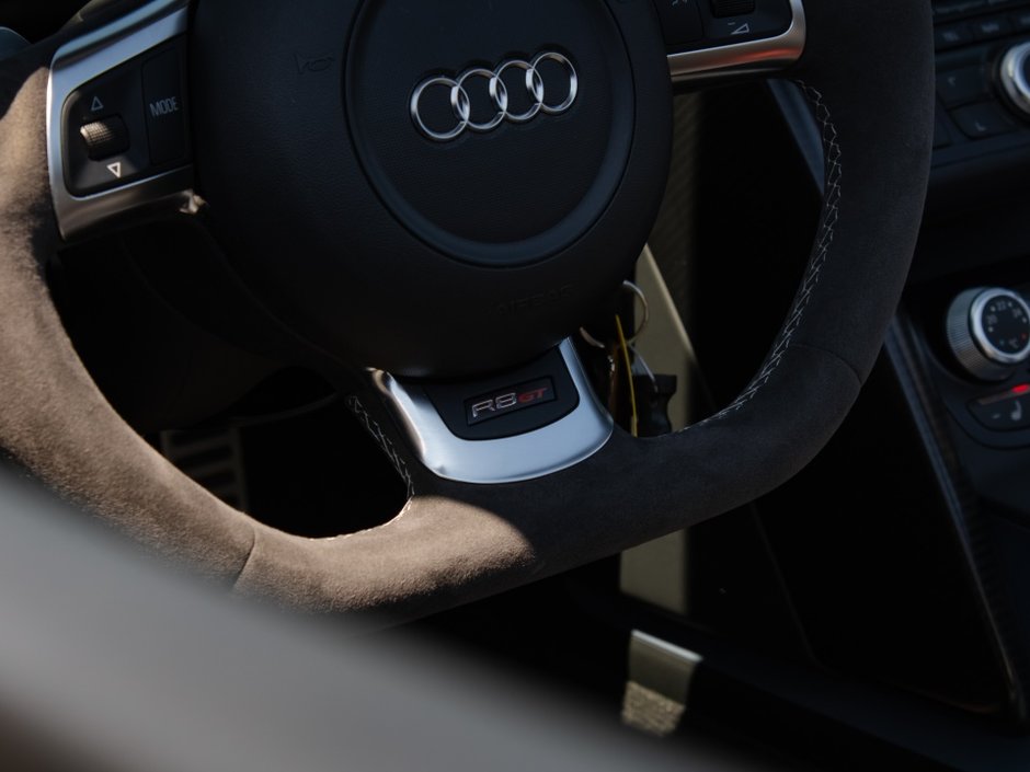 2012 Audi R8 5.2L GT-9