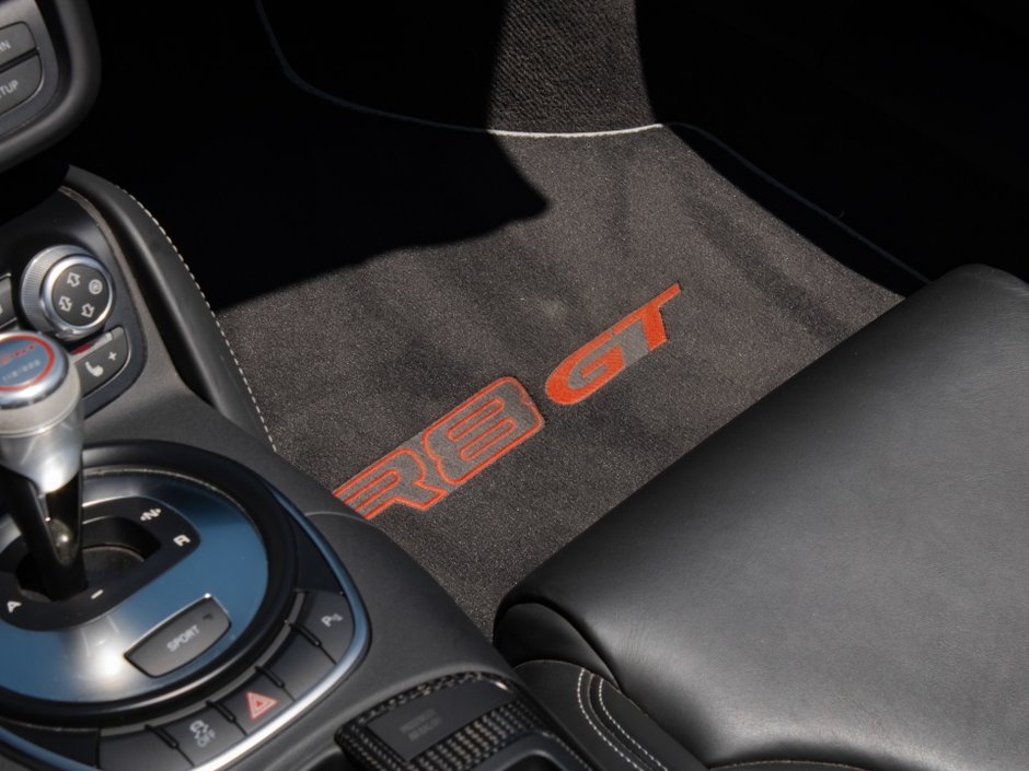 2012 Audi R8 5.2L GT-21