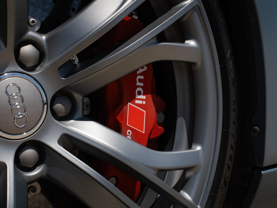 2012 Audi R8 5.2L GT-39