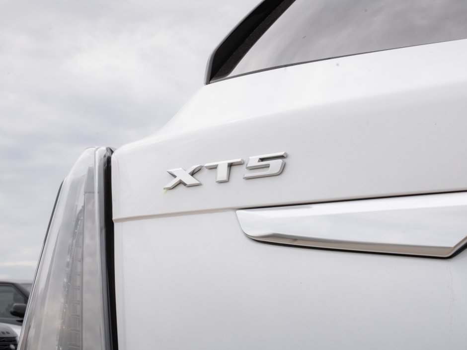 Cadillac XT5 Sport AWD 2020-35