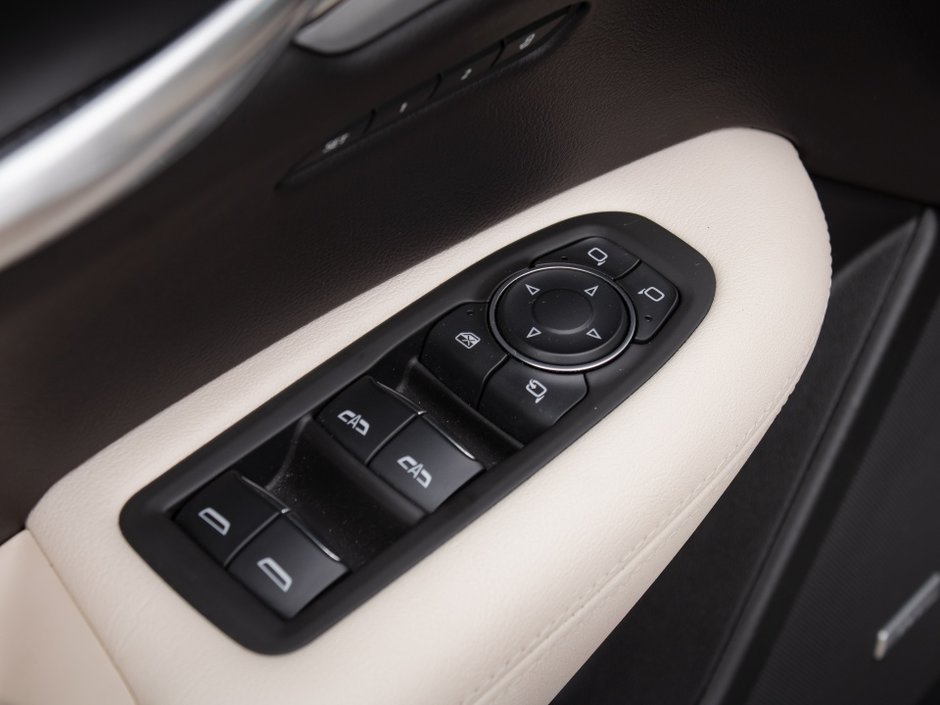 Cadillac XT5 Sport AWD 2020-8