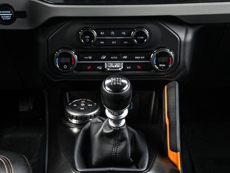 Ford Bronco Badlands 2023-24