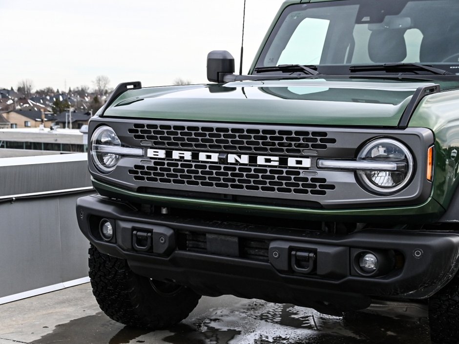 Ford Bronco Badlands 2023-31