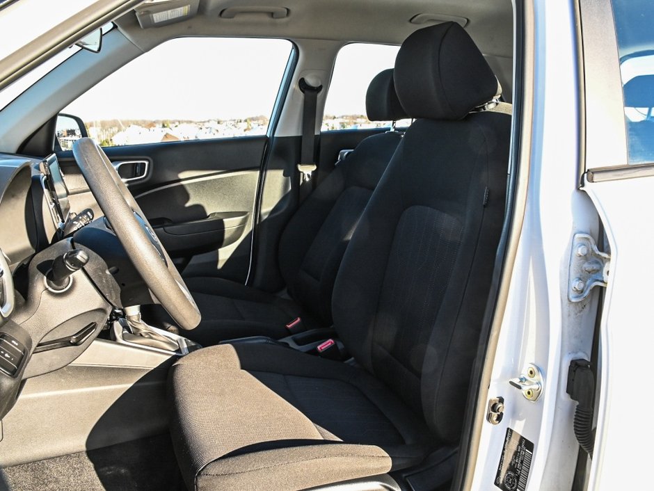 Hyundai Venue Essential 2022-10