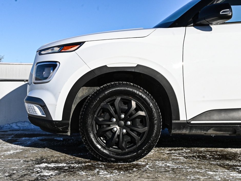 Hyundai Venue Essential 2022-7