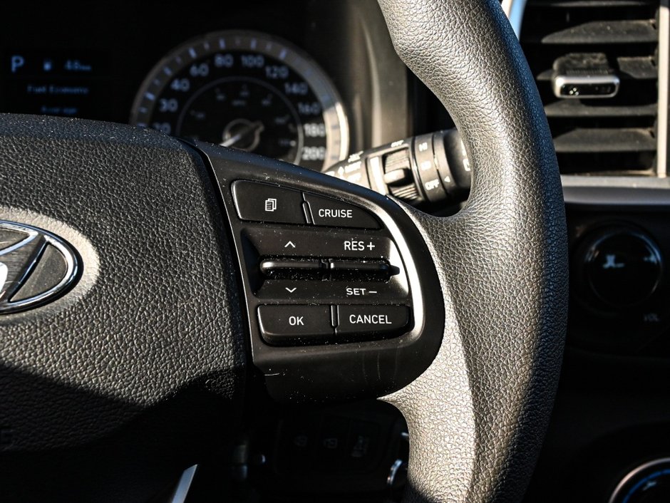 Hyundai Venue Essential 2022-18