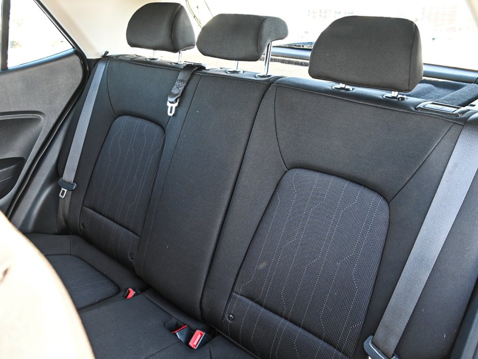 Hyundai Venue Essential 2022-23