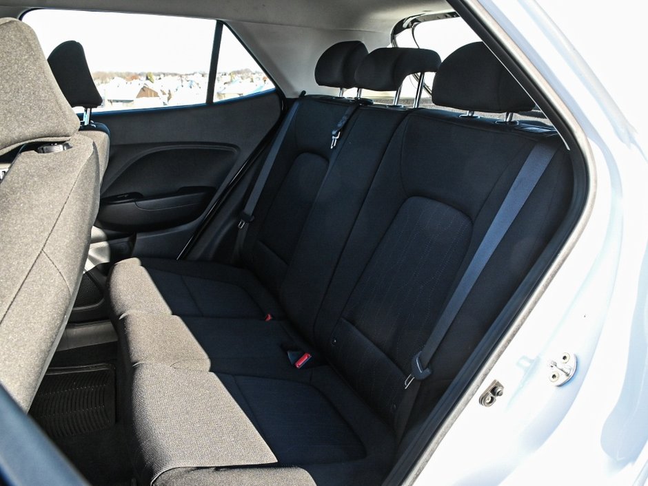 Hyundai Venue Essential 2022-3