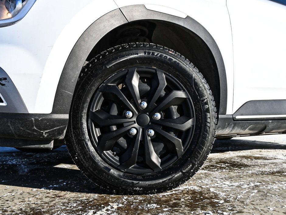 Hyundai Venue Essential 2022-24