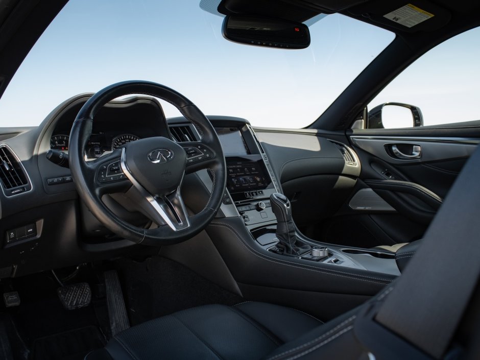 2021 Infiniti Q60 LUXE-2