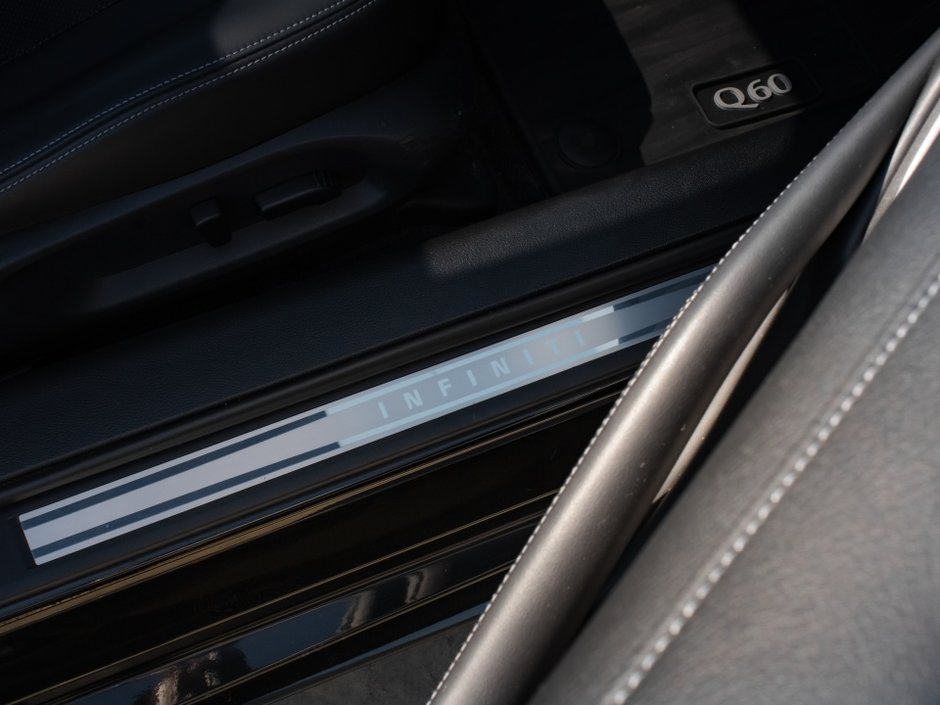2021 Infiniti Q60 LUXE-30