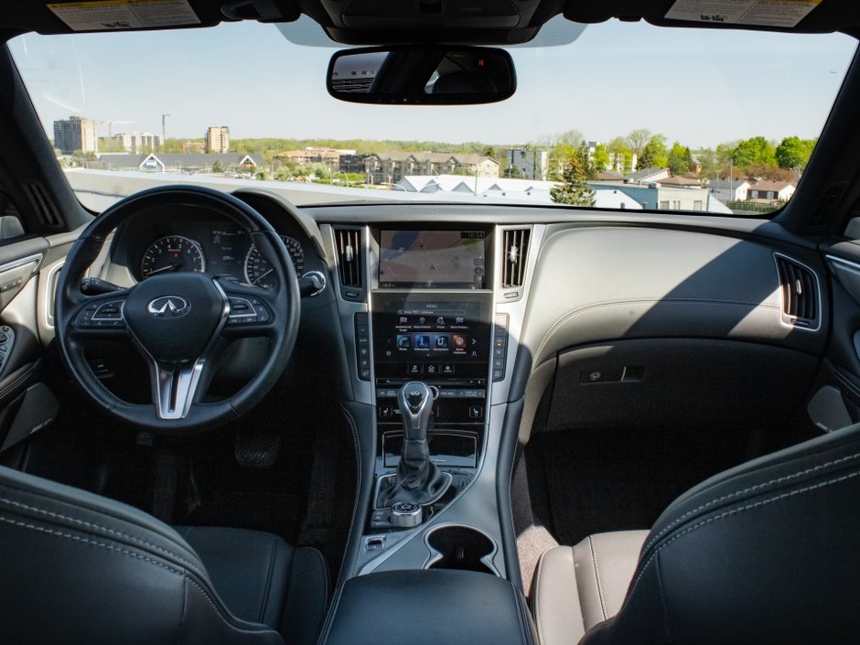 2021 Infiniti Q60 LUXE-13