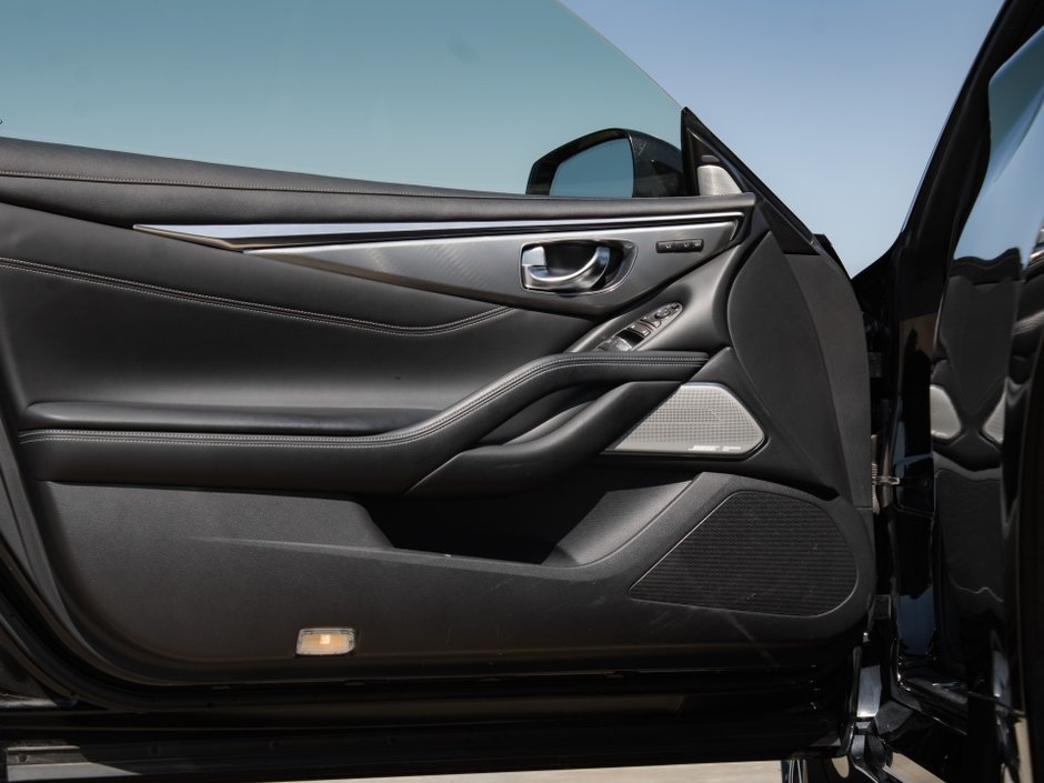 2021 Infiniti Q60 LUXE-8