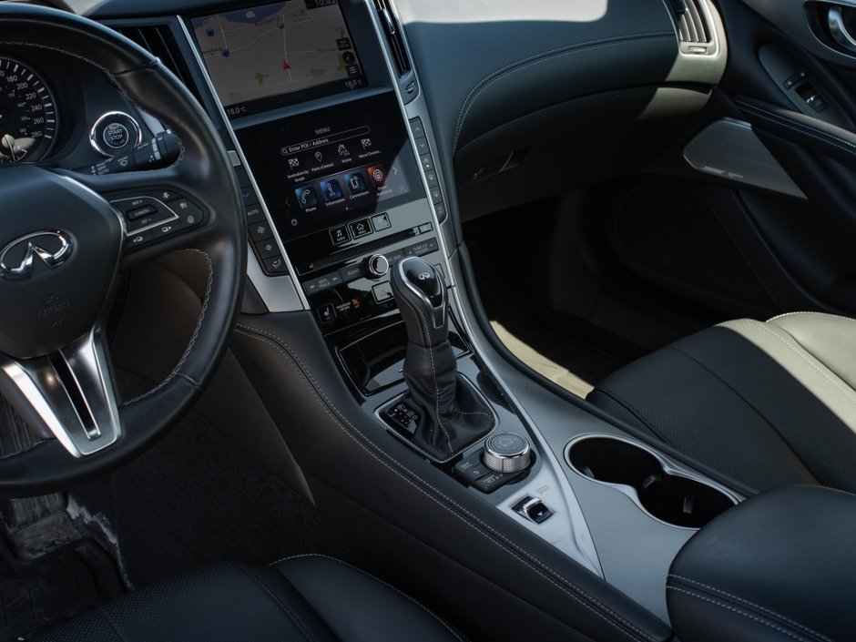 2021 Infiniti Q60 LUXE-14