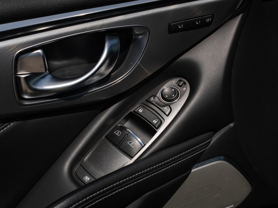 2021 Infiniti Q60 LUXE-10