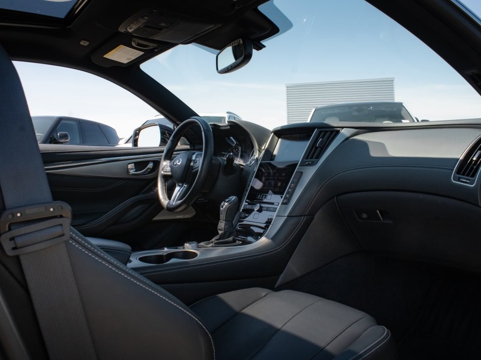 2021 Infiniti Q60 LUXE-32