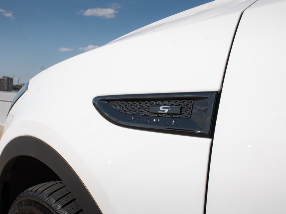 Jaguar E-PACE S 2018-28