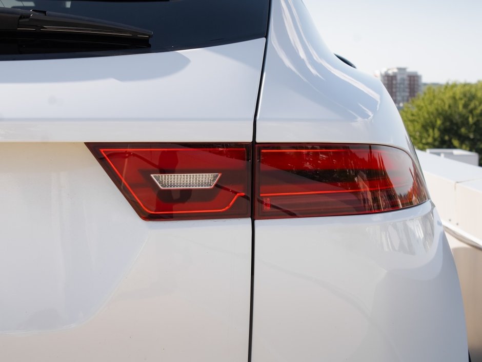 Jaguar E-PACE S 2018-31