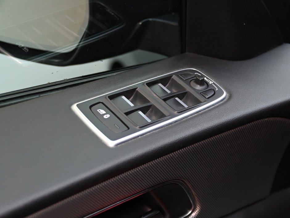 2018 Jaguar F-PACE S-9