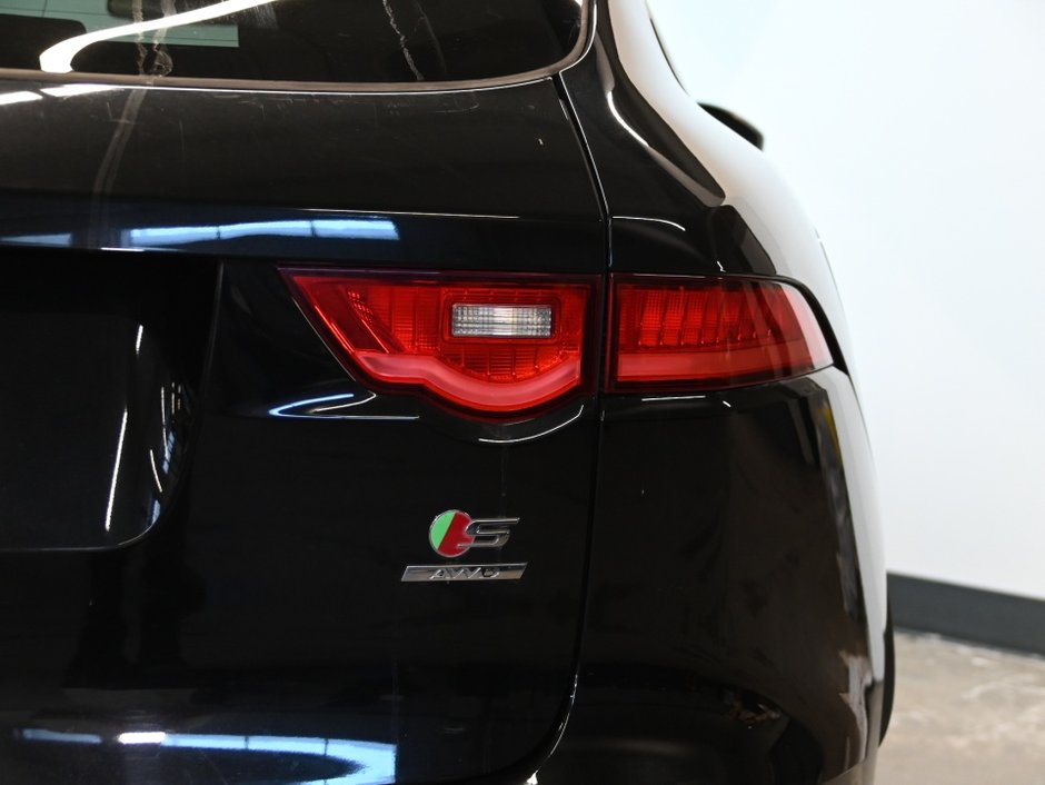 2018 Jaguar F-PACE S-29
