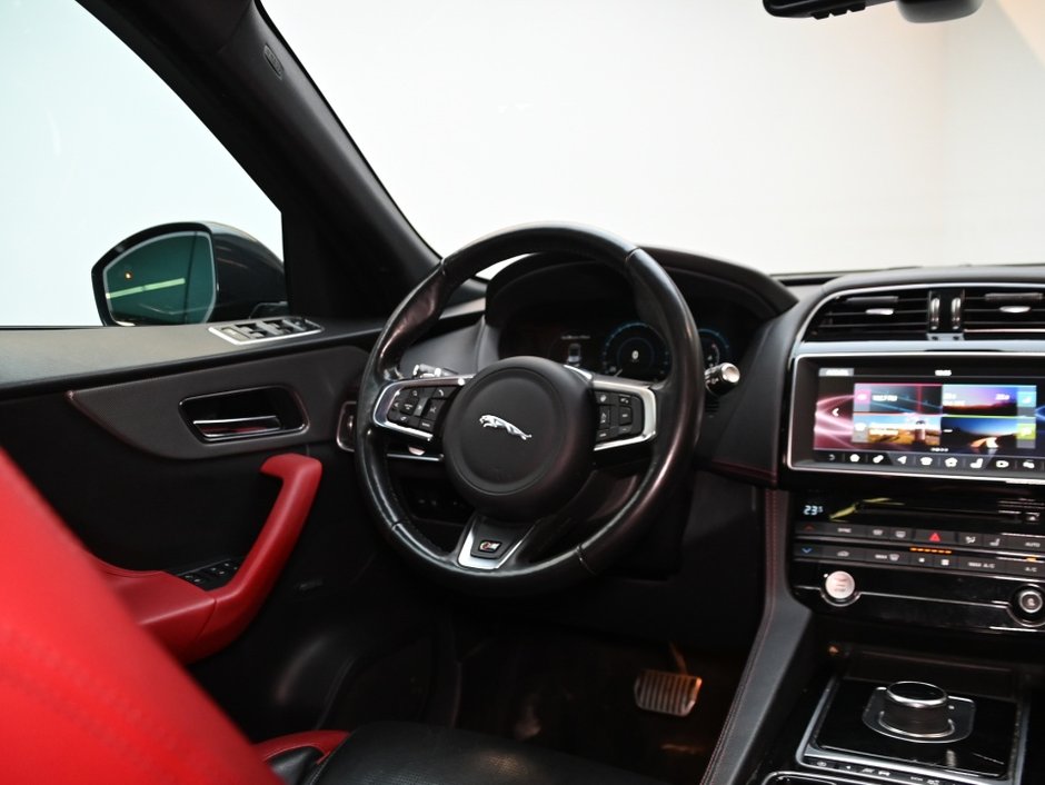 2018 Jaguar F-PACE S-27