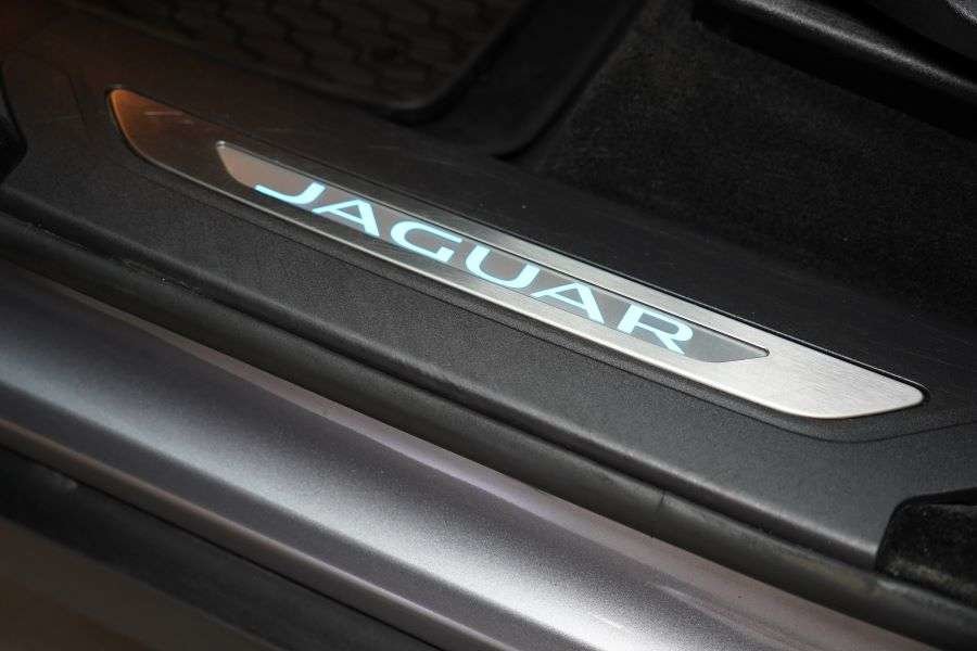 Jaguar F-PACE Prestige 2020-9