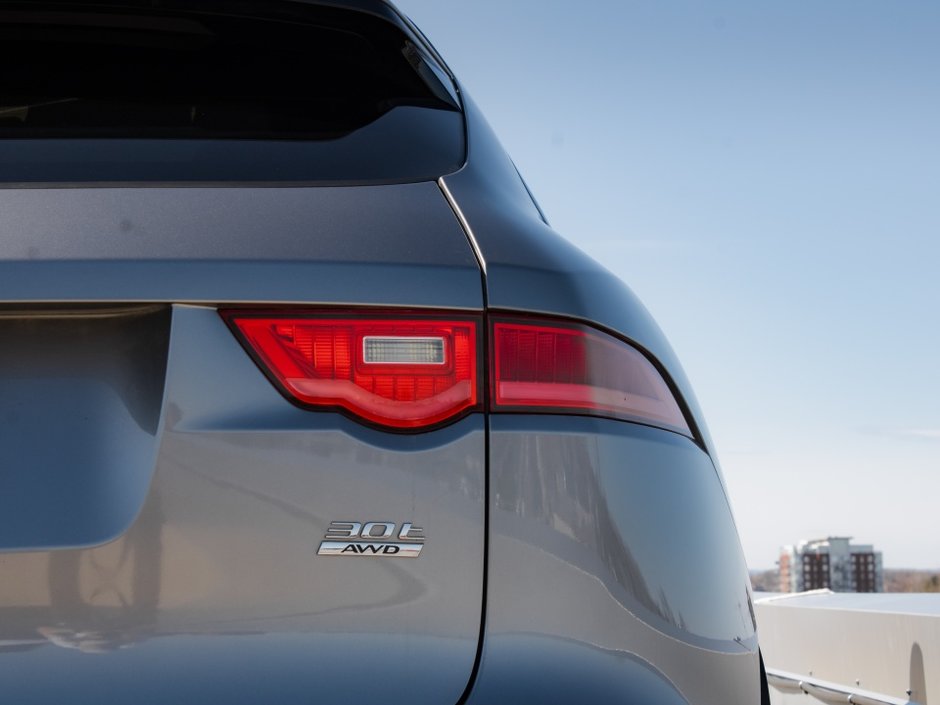 2020 Jaguar F-PACE R-Sport-32