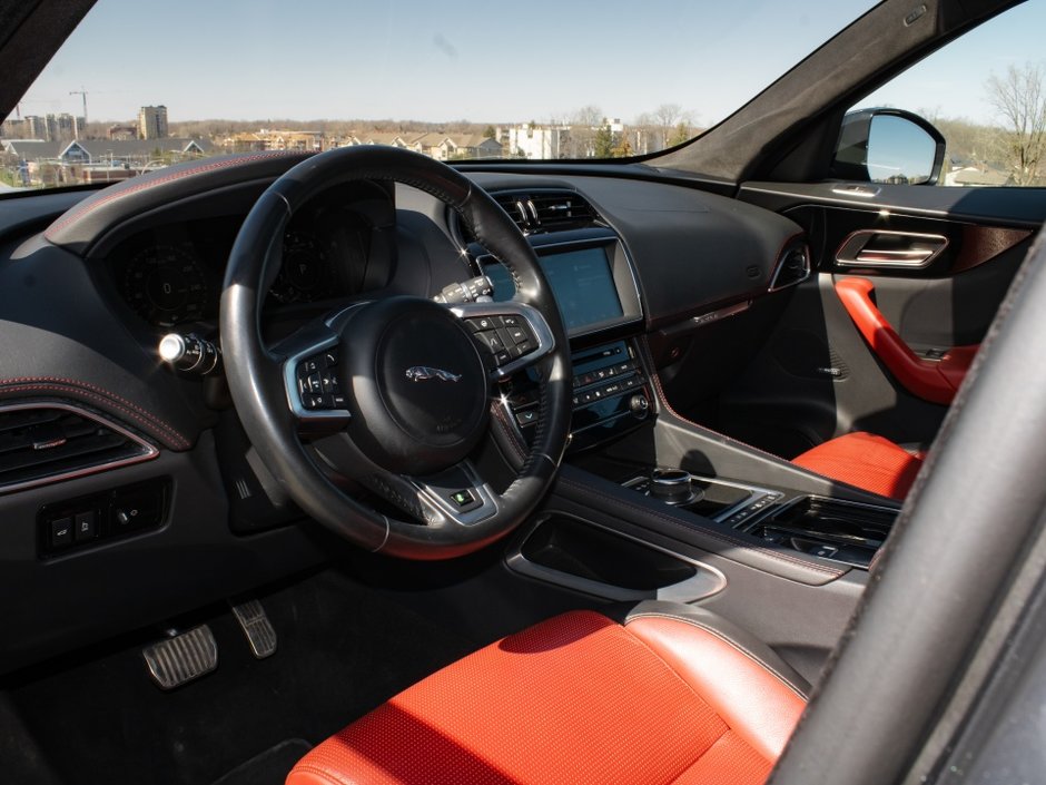 2020 Jaguar F-PACE R-Sport-2
