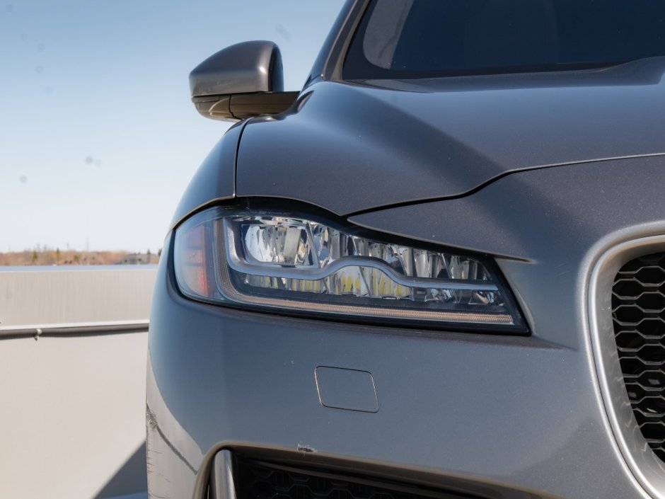 2020 Jaguar F-PACE R-Sport-30