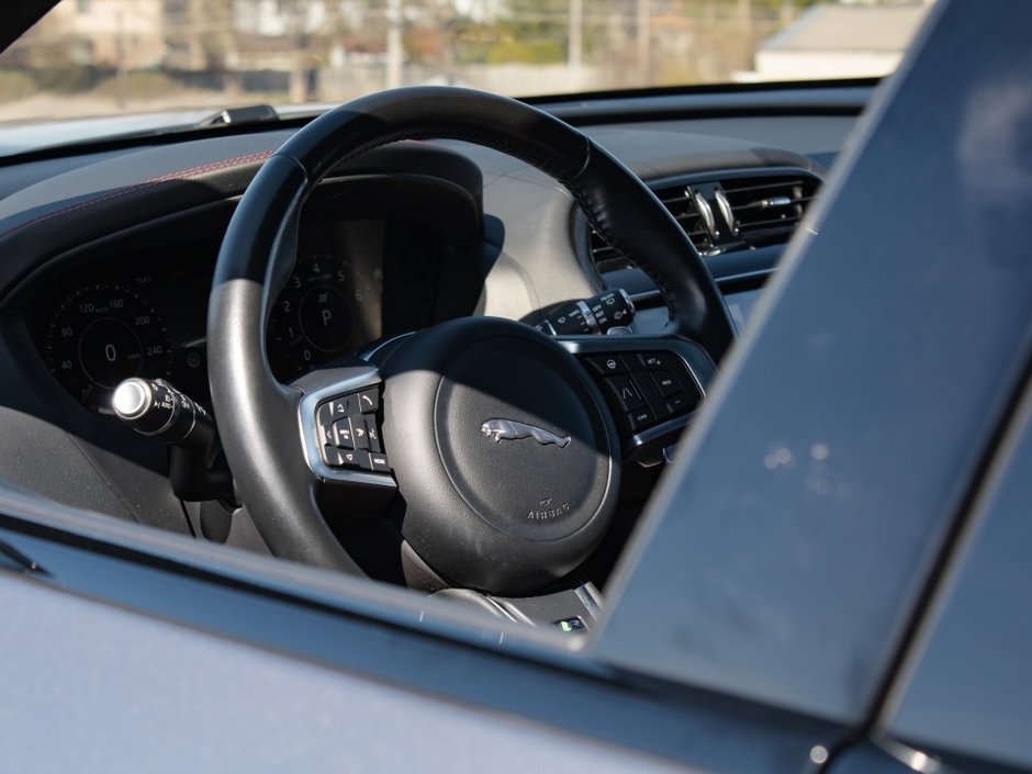 2020 Jaguar F-PACE R-Sport-26