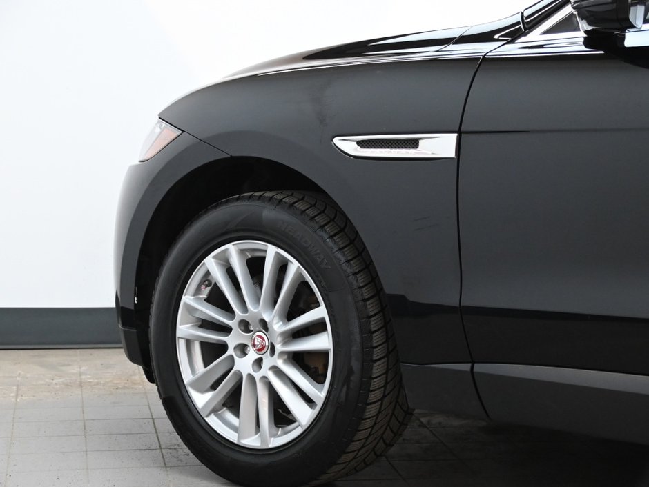 2020 Jaguar F-PACE Prestige-29