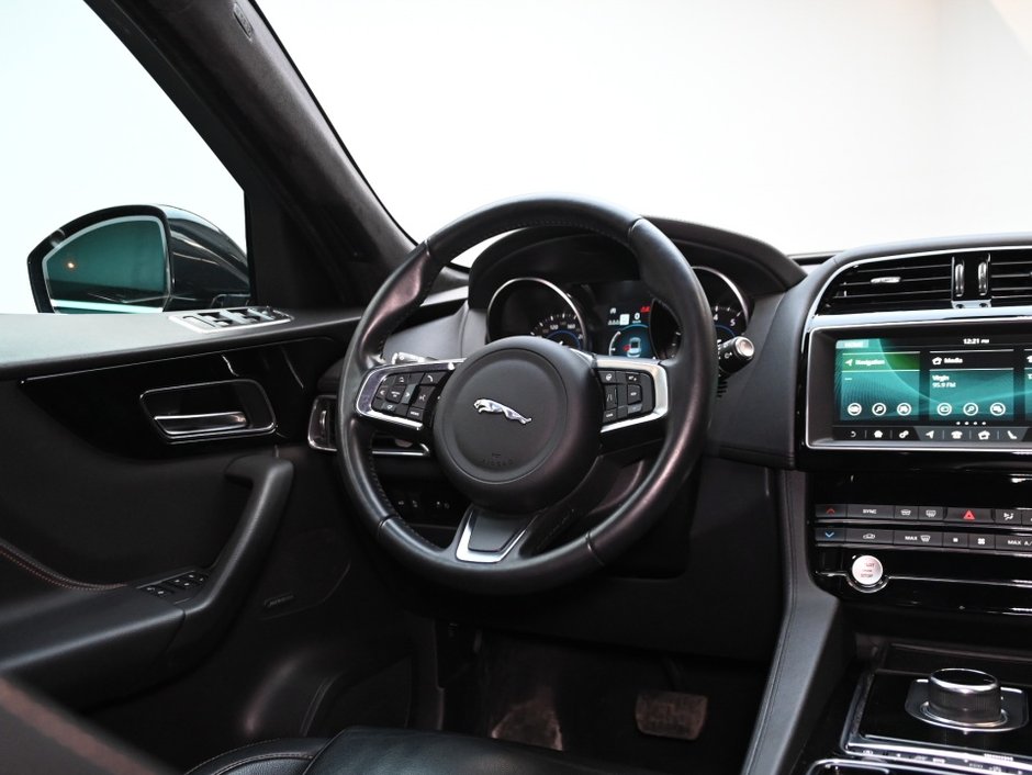 2020 Jaguar F-PACE Prestige-23