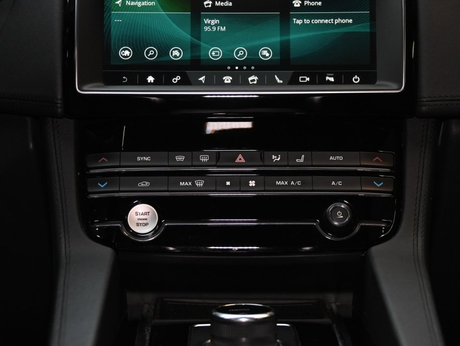 2020 Jaguar F-PACE Prestige-20