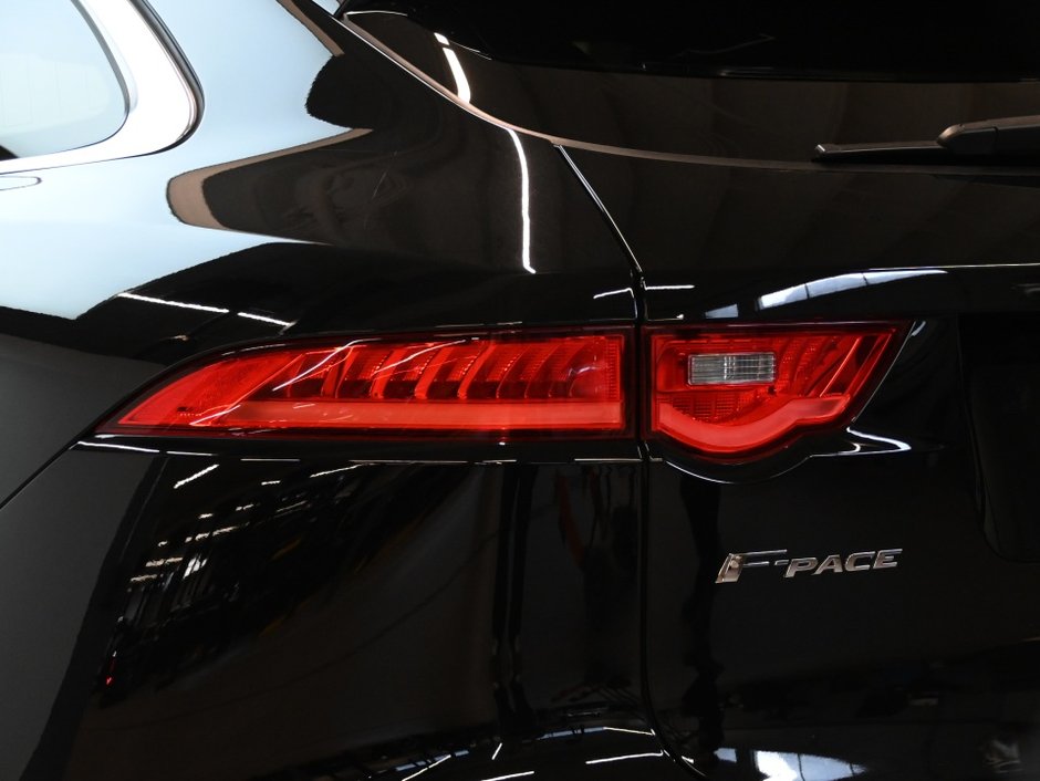 2020 Jaguar F-PACE Prestige-27