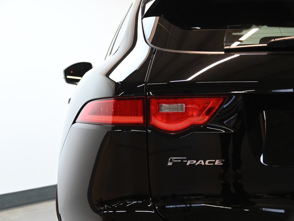2020 Jaguar F-PACE Prestige-28