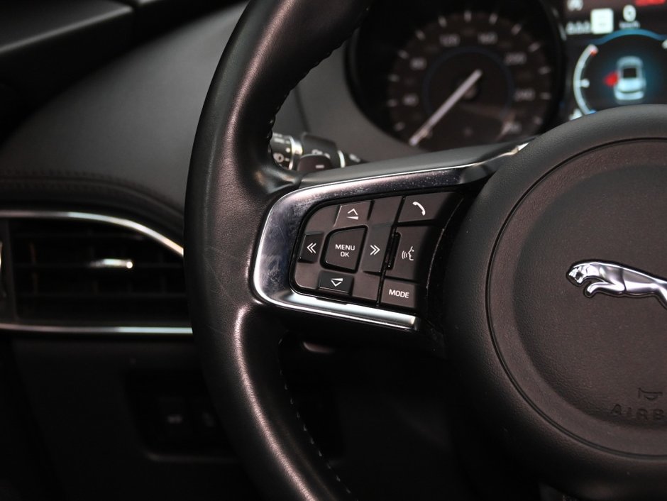 2020 Jaguar F-PACE Prestige-16