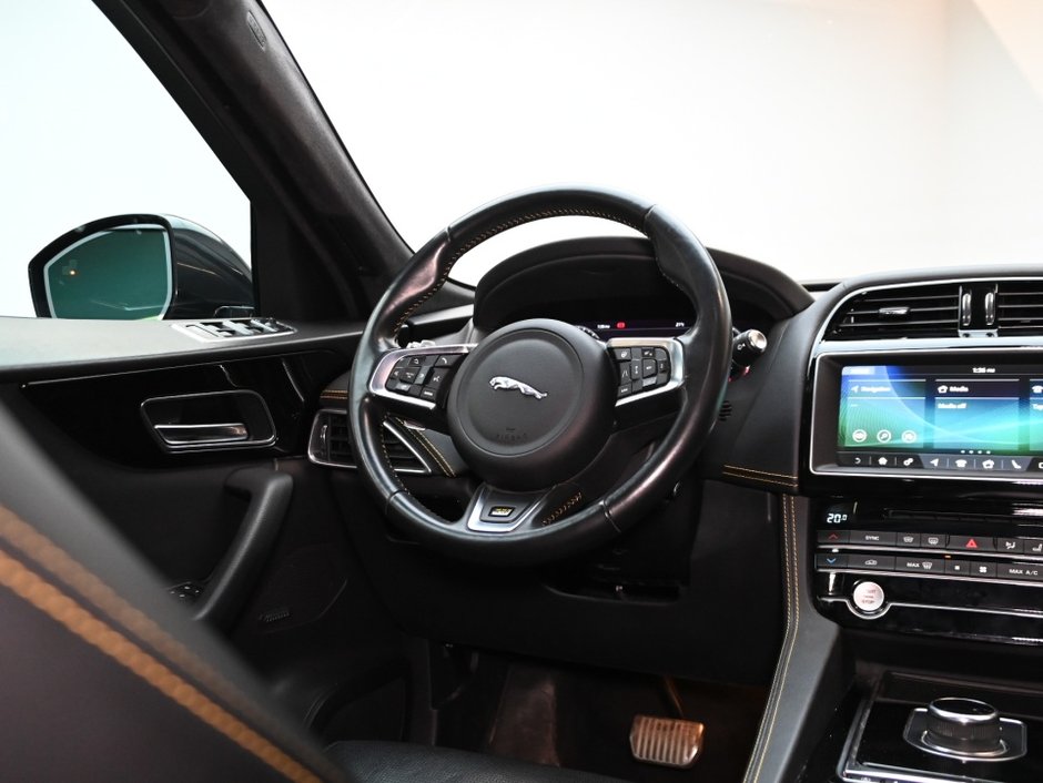 Jaguar F-PACE 300 Sport 2020-23