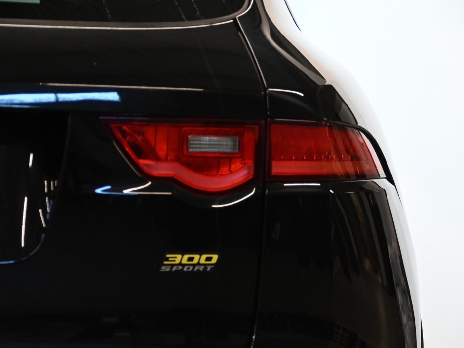 Jaguar F-PACE 300 Sport 2020-29