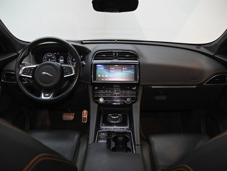 Jaguar F-PACE 300 Sport 2020-13