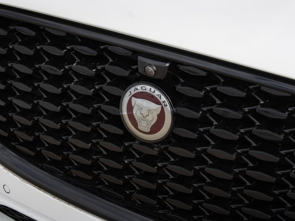 2021 Jaguar F-PACE P250 S-31
