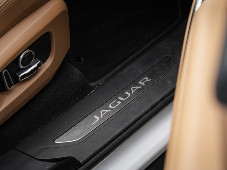 2021 Jaguar F-PACE P250 S-25
