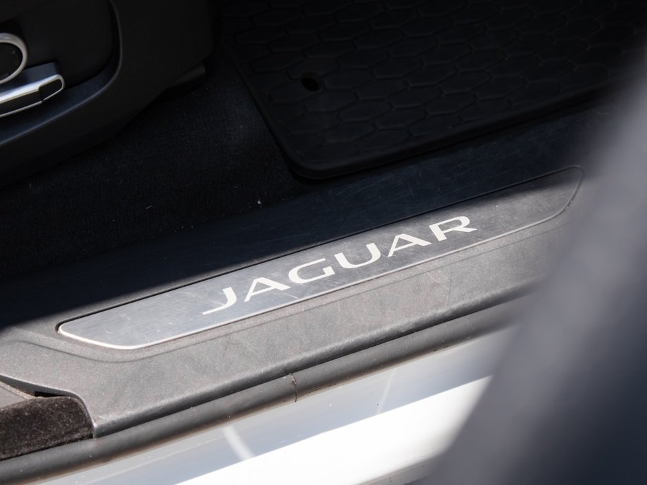 2021 Jaguar F-PACE P250 S-29
