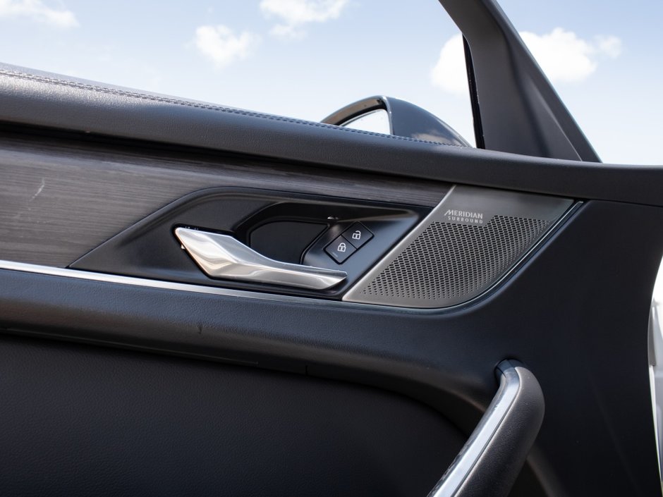 2021 Jaguar F-PACE P250 S-9