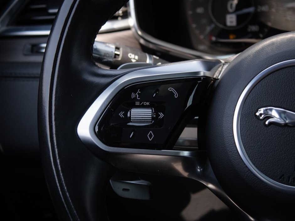 2021 Jaguar F-PACE P250 S-17