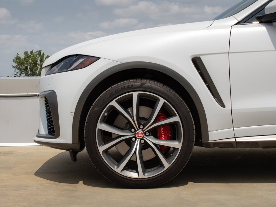 2021 Jaguar F-PACE P550 SVR-7