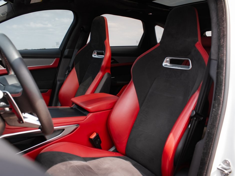 2021 Jaguar F-PACE P550 SVR-12